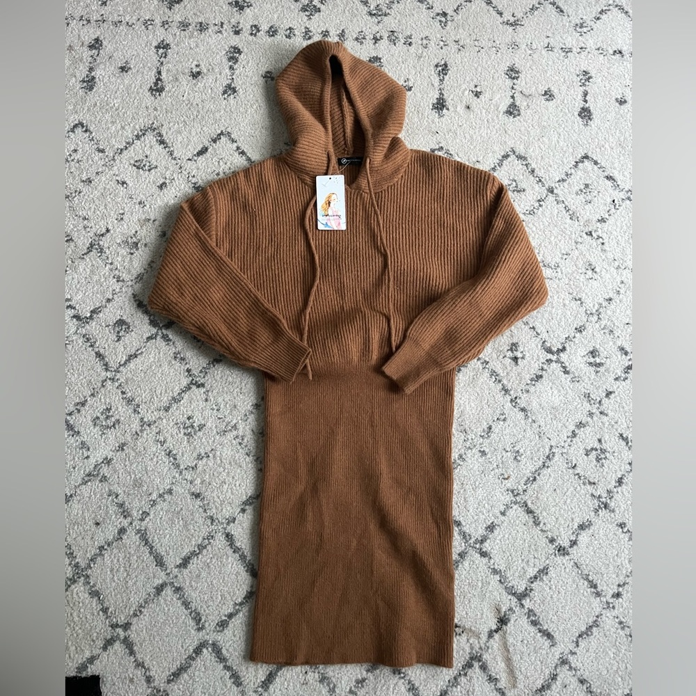 Sweatshirt dress with hood